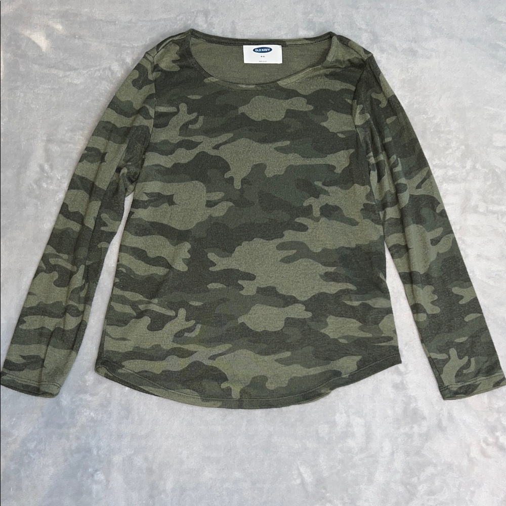 Old Navy Green Camouflage Long Sleeve Tee